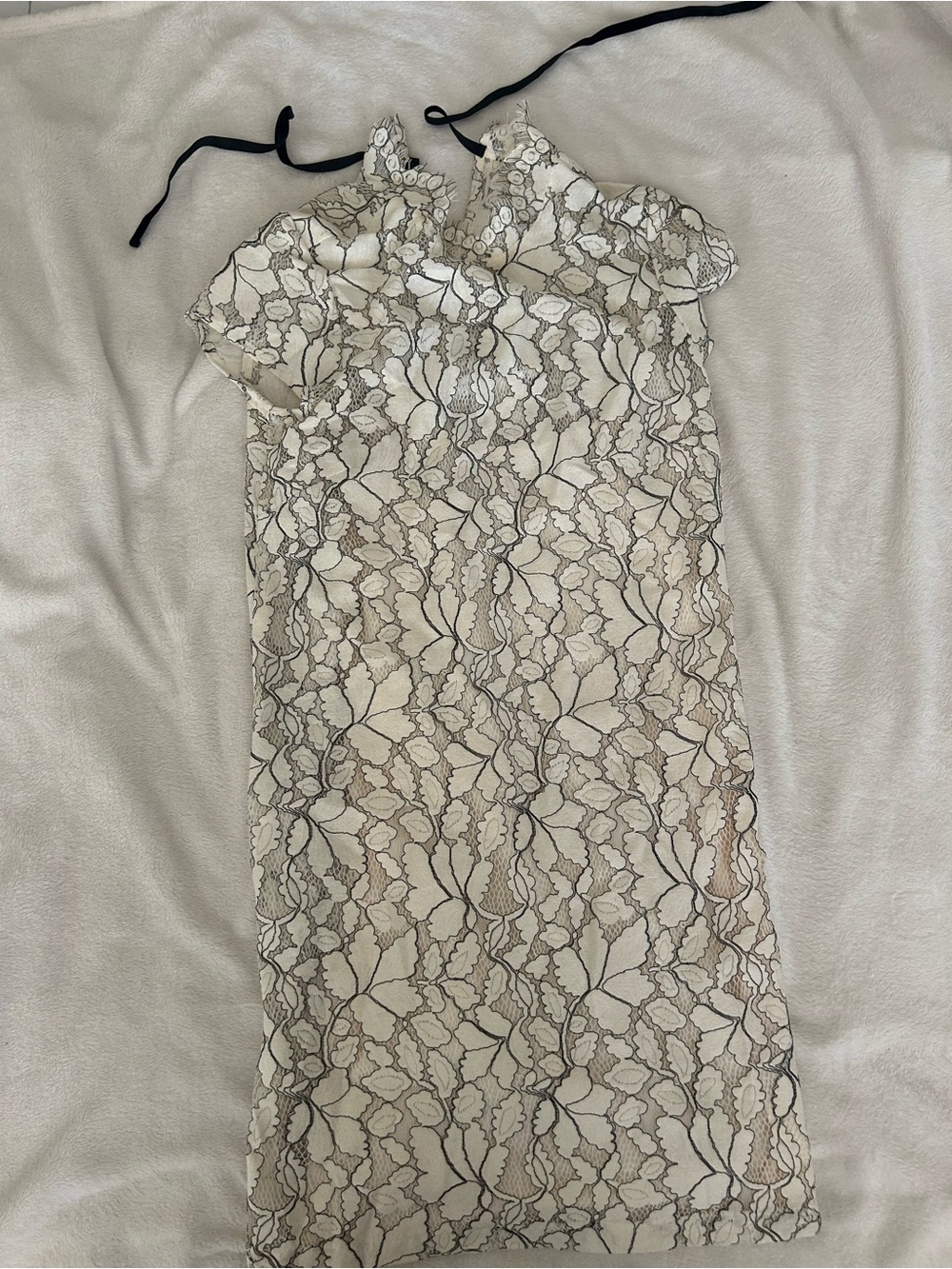 H&M Ivory & Black Floral Lace Bodycon Dress – Size 8